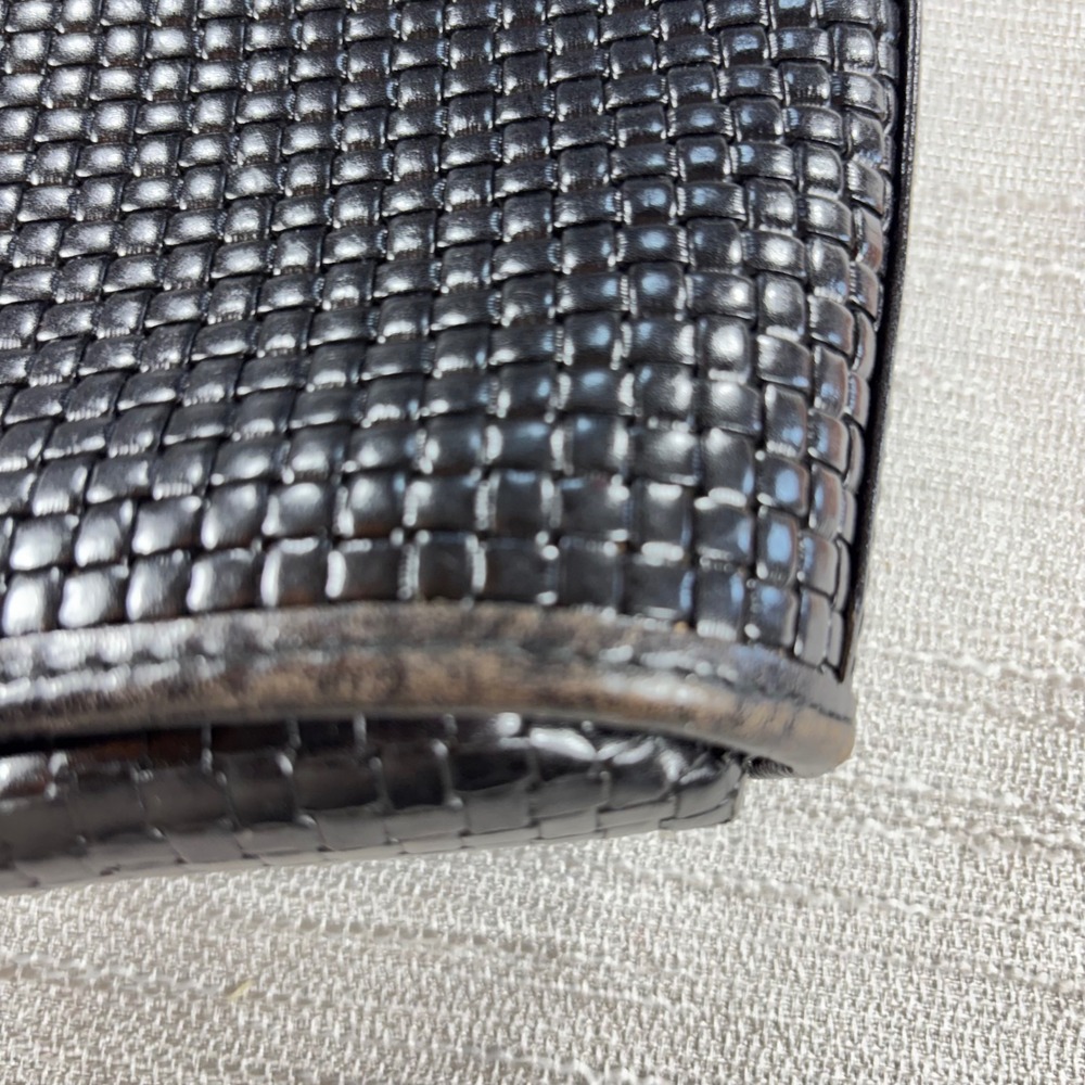 Vintage Buggatti Woven Leather Shoulder Bag Made in Italy Gold Tone Accents Fair - Picture 7 of 10